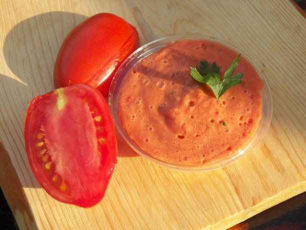 Syroedcheskaya pasta de tomate