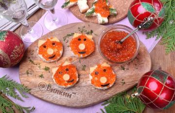 Sándwiches de año nuevo con caviar