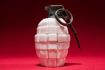 Los expertos han encontrado que el azúcar - es el material principal para el crecimiento de las células cancerosas