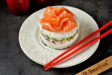 Pastel de sushi en casa