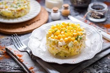 Ensalada de pollo ahumado y piña