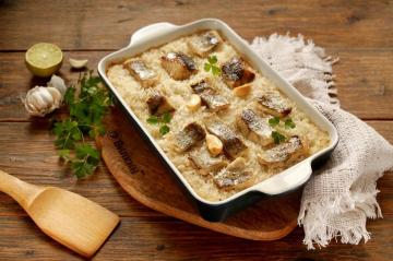 Pescado y arroz al horno