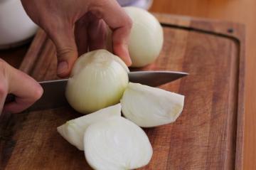 Cómo cortar las cebollas y no llorar? 11 consejos útiles
