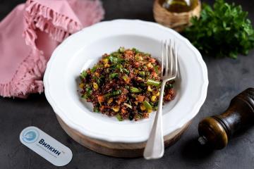 Ensalada templada con verduras y quinua