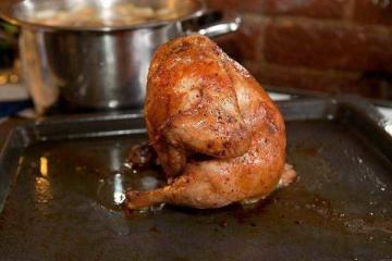 Pollo, cocido en el banco! Inusual y muy delicioso!