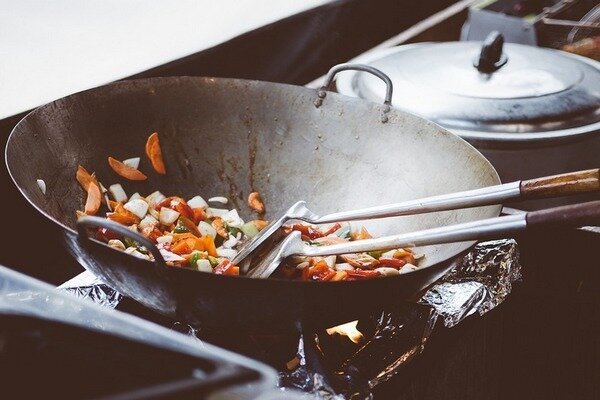 La cocción con wok maximiza los beneficios para la salud de los alimentos (Foto: Pixabay.com).