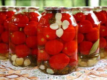 Tomates con la aspirina para el invierno. Receta sin vinagre