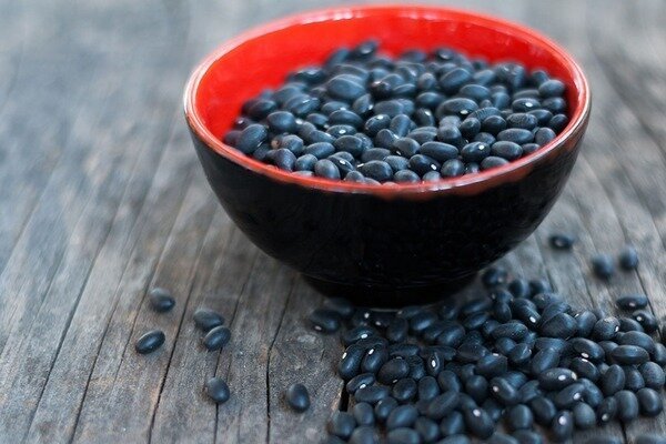 Comer frijoles negros puede ayudar a normalizar la presión arterial (Foto: amazonaws.com)