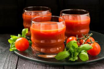 Jugo de tomate: limpia los vasos sanguíneos y el hígado, fortalece los huesos, reduce el colesterol y protege contra el cáncer