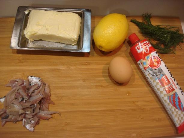 Imagen tomada por el autor (espadín cepillado, huevo, limón, mantequilla, mostaza)