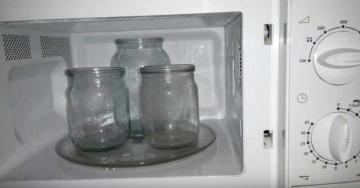 ¿Cómo puedo esterilizar los frascos en el microondas durante los preparativos internos. mi camino