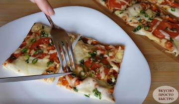 Cómo cocinar deliciosa pizza delgada. Fast pizza Lavash