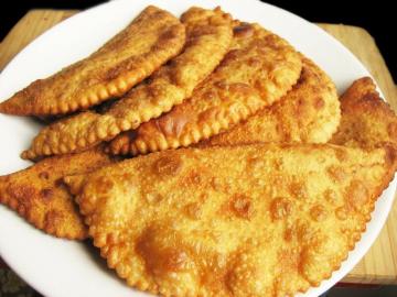 Empanadillas de masa de mayonesa. Delicada y deliciosa