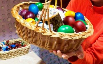 La forma más fácil de teñir huevos de Pascua sin tintes químicos