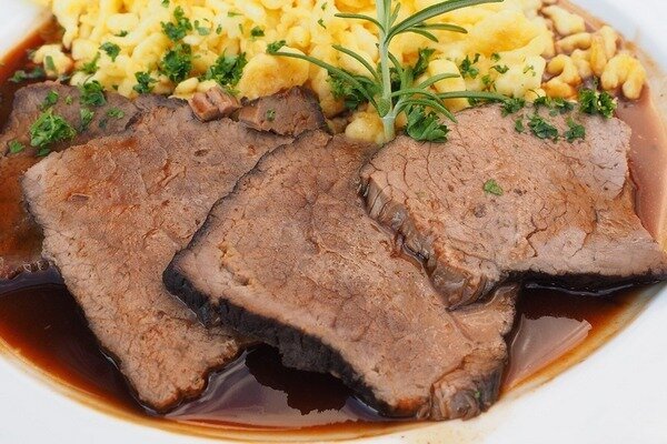 Combine la carne con verduras para no sentirse pesado después de la cena (Foto: Pixabay.com).